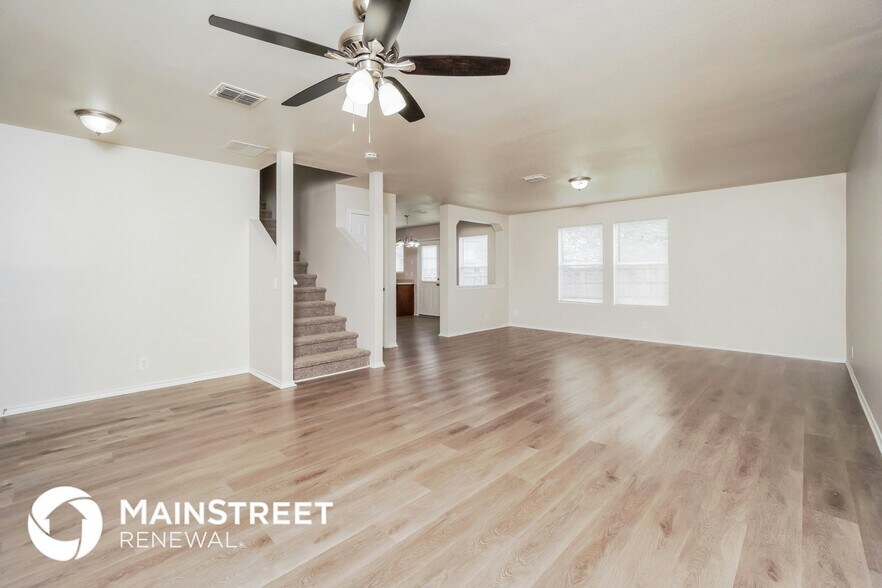 Building Photo - 166 Birchwood Bay