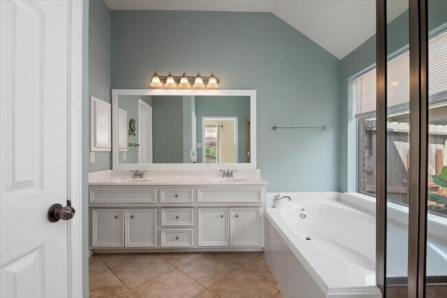 Building Photo - 26886 Treasures Ridge Dr