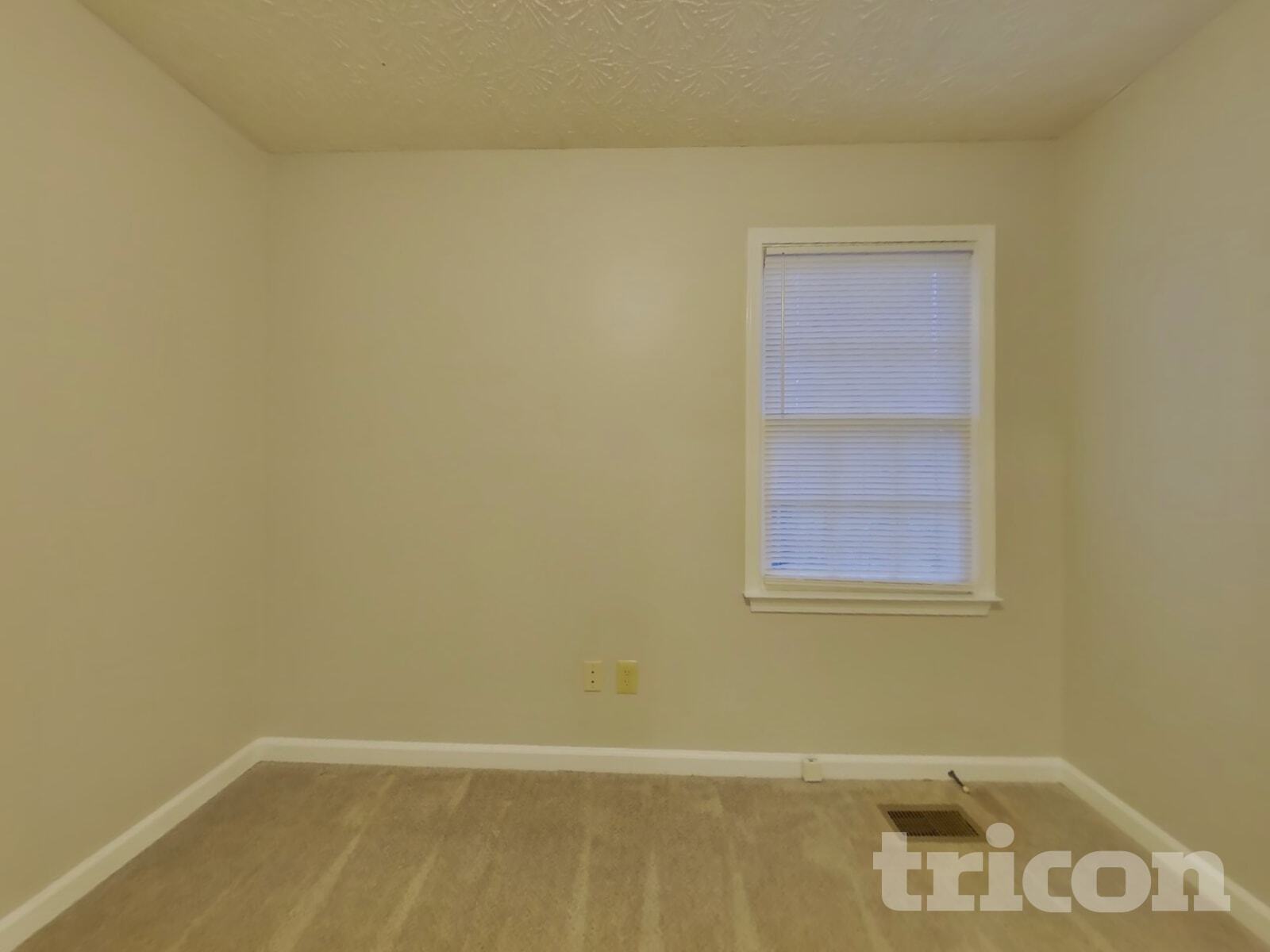 Building Photo - 15 Gregory Ln