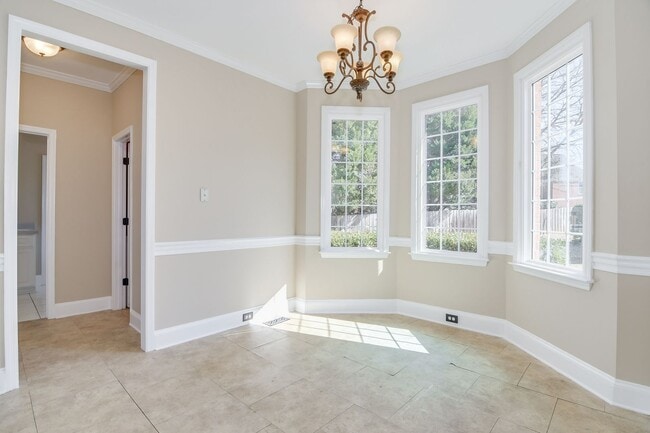 Building Photo - Large 3 Story Home in Evans!