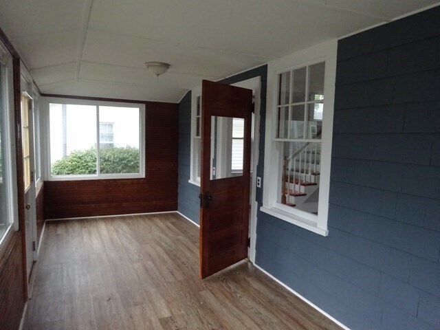 Building Photo - 34 Bayview St