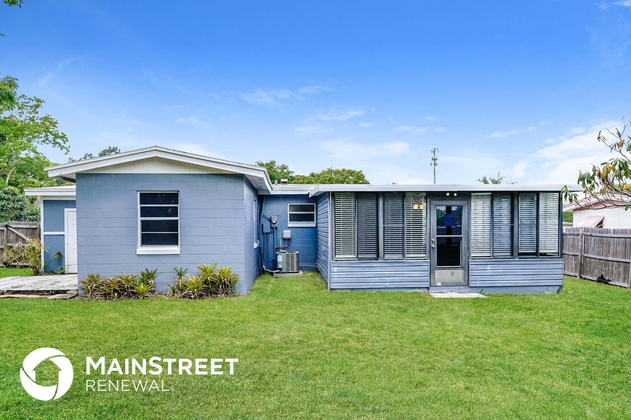 Building Photo - 1475 Daroca Dr