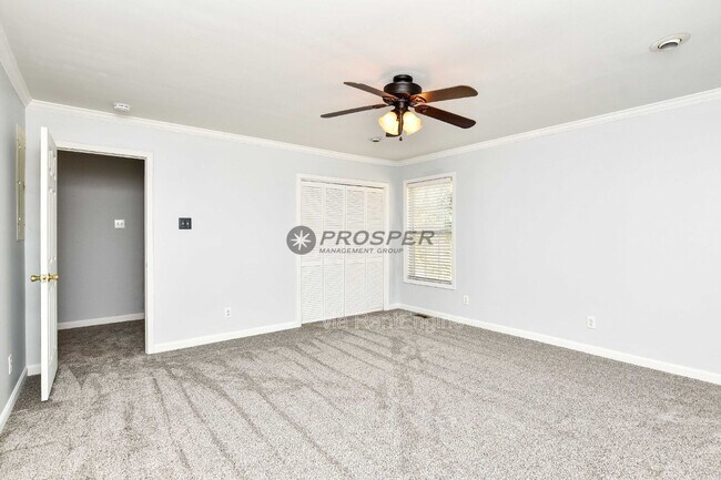 Building Photo - 1082 Hampton Rd