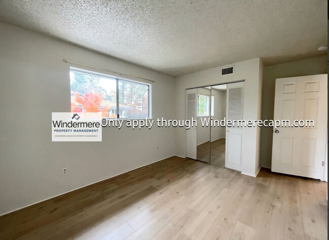 Building Photo - Delightful 2 Bedroom Condo- Available Now! -W/S/T included in rent!