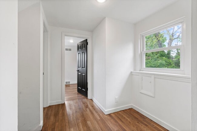 Building Photo - AVAILABLE NOW! Fully RENOVATED 3 bedroom in McKeesport!