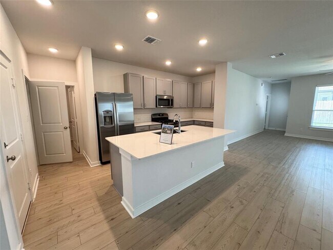 Building Photo - 109 Corn Ln