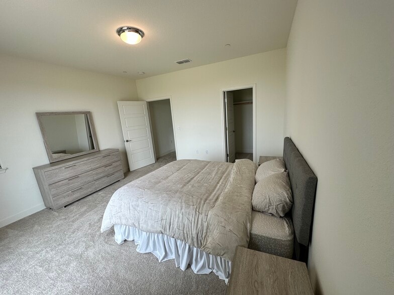 Building Photo - 5683 Drifton Way