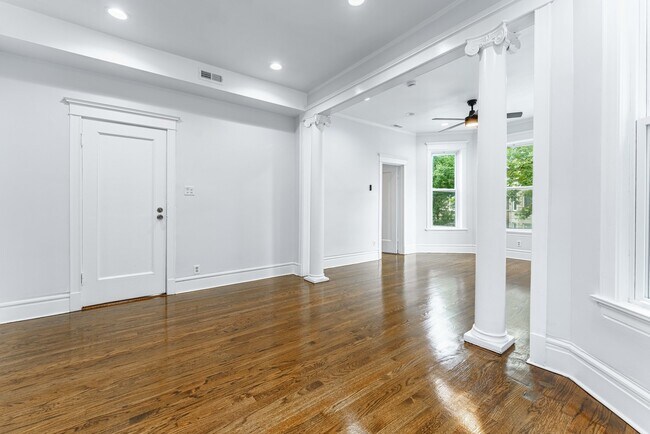 Building Photo - 1632 S Drake Ave