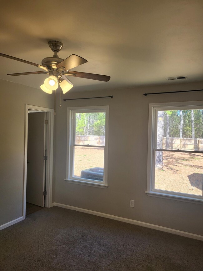 Building Photo - 243 Sand Ridge Rd