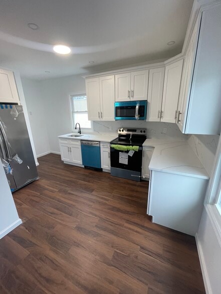 Building Photo - 452 S 1st Ave