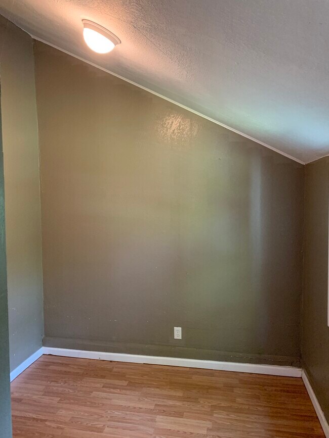 Building Photo - 4914 Blue Ln