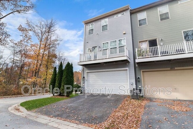 Building Photo - 1201 Falcon Point Dr