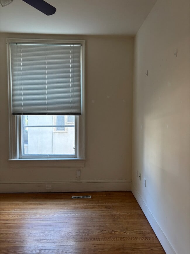 Building Photo - 129 E Gorham St
