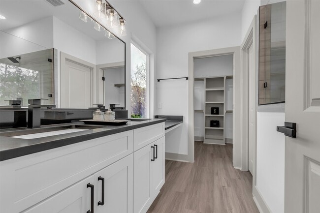 Building Photo - 5302 Kindred Gdn Ln