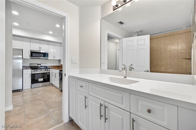 Building Photo - 13150 Bella Casa Cir