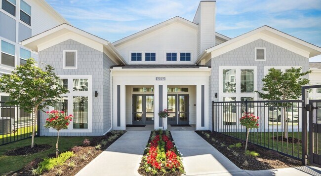 Building Photo - 12752 E Houston Rd