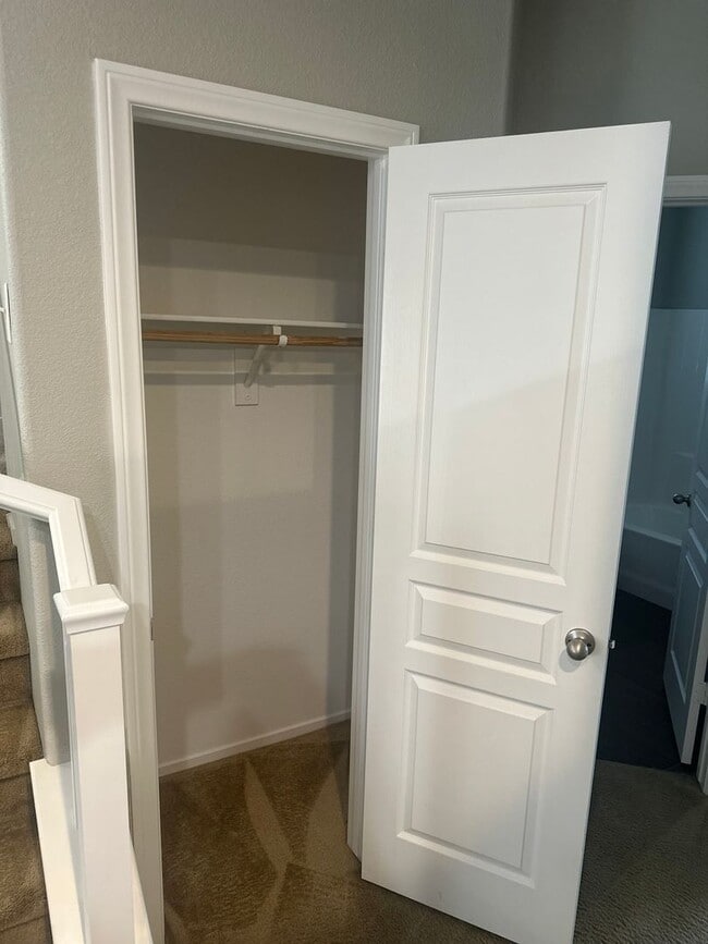 Building Photo - Henderson!!! Community: Cadence!! 4 Bedrooms!!! Bed & Full bath downstairs!! Loft/computer area u...