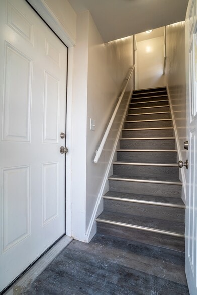 Front Entrance Stairs - 83 Sheridan St