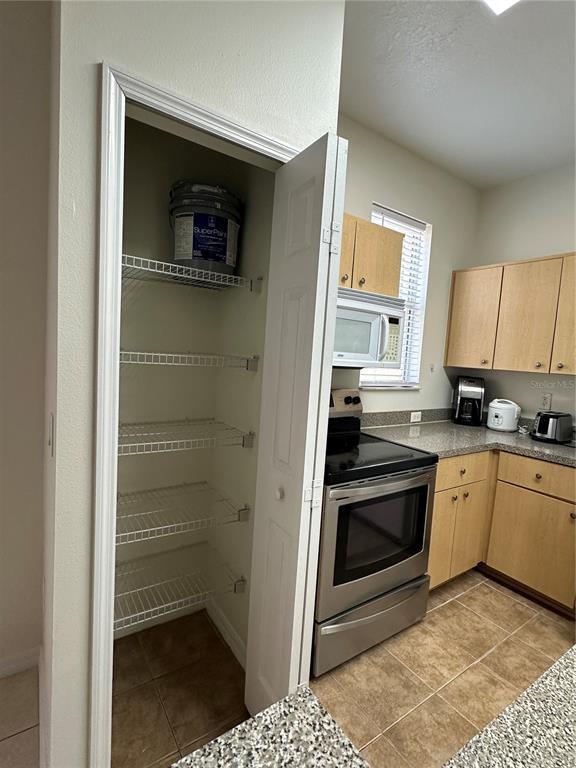 Building Photo - 1230 S Beach Cir