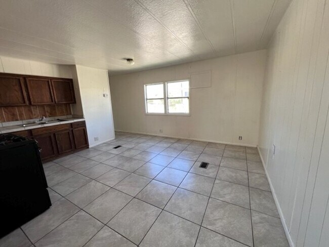 Building Photo - 1288 Pima Way