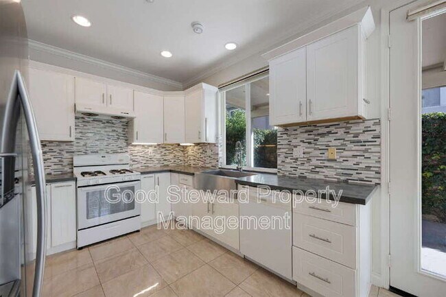 Building Photo - 1760 Taylor Ln