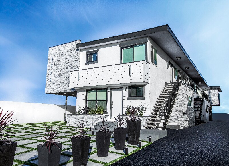 Building Photo - 2730 Raymond Ave