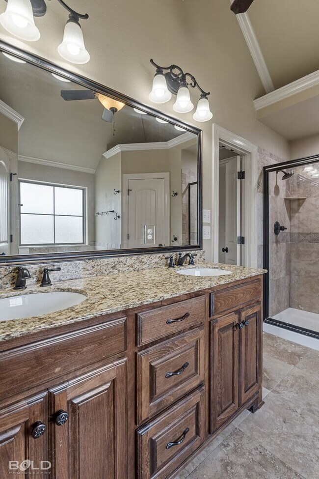 Building Photo - 3925 Le Brooke Ln