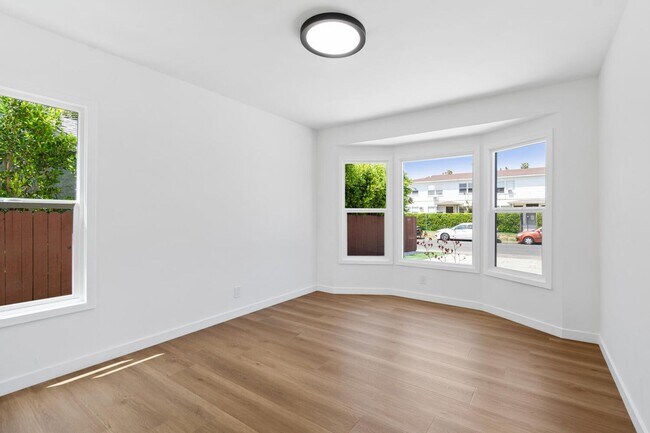 Building Photo - BEAUTIFUL CORNER HOUSE IN THE HEART OF VAL...