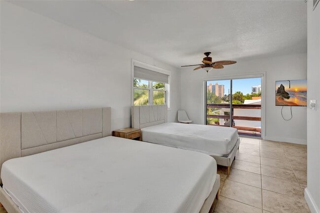 Building Photo - 217 Marina Dr