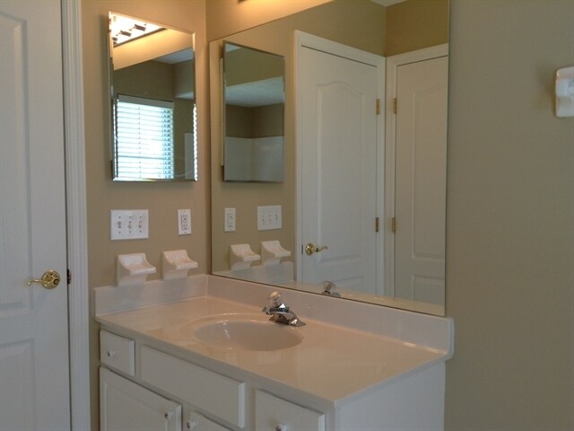 Building Photo - 1712 Yellow Rose Ct