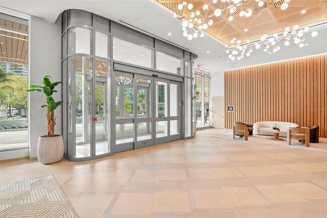 Building Photo - 400 Central Ave