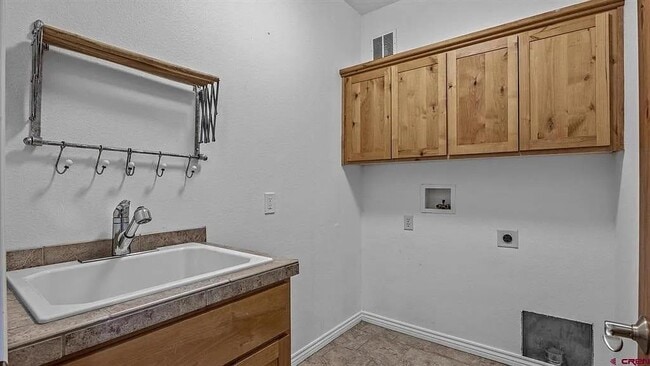 Building Photo - 1516-1513 13 Rd