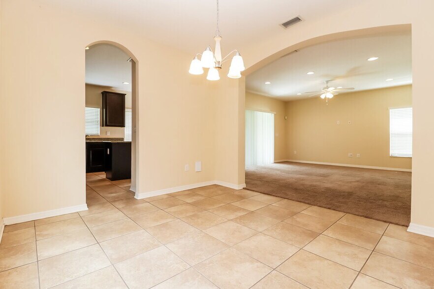 Building Photo - 12622 Belcroft Dr