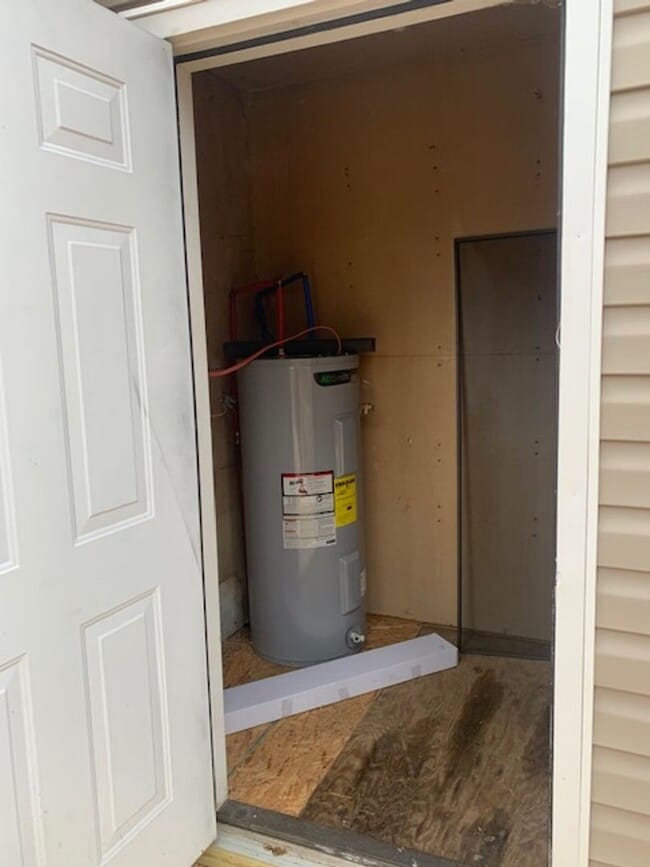 Building Photo - 2-Bedroom, 2- Bath Condo in Carolina Pines