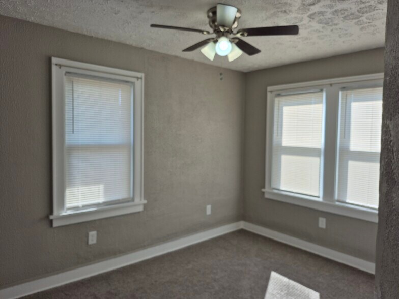 Building Photo - 723 Hanford St