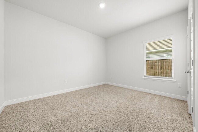 Building Photo - 464 Eagle Lake Wy