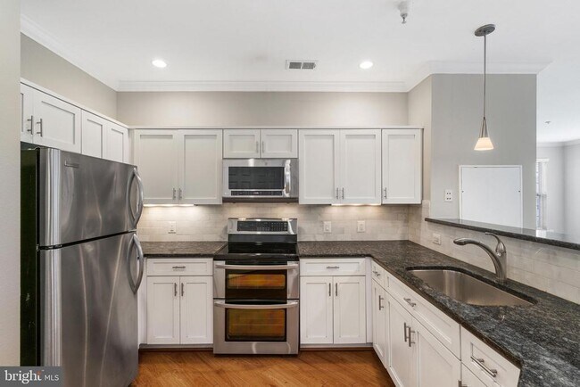 Building Photo - 3021 Nicosh Cir