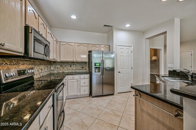 Building Photo - 16436 W Arroyo Vista Ln