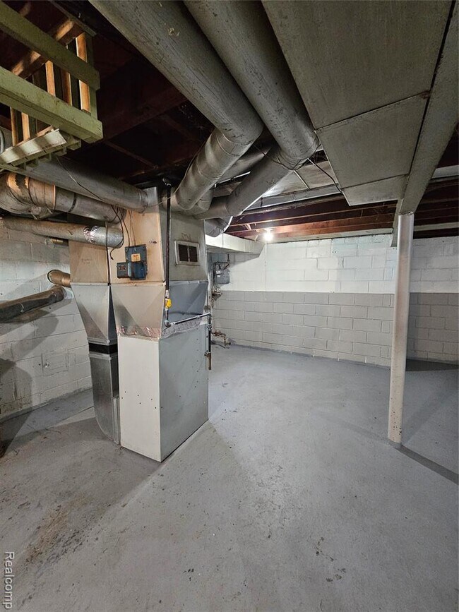 Building Photo - 11764 Beaconsfield St