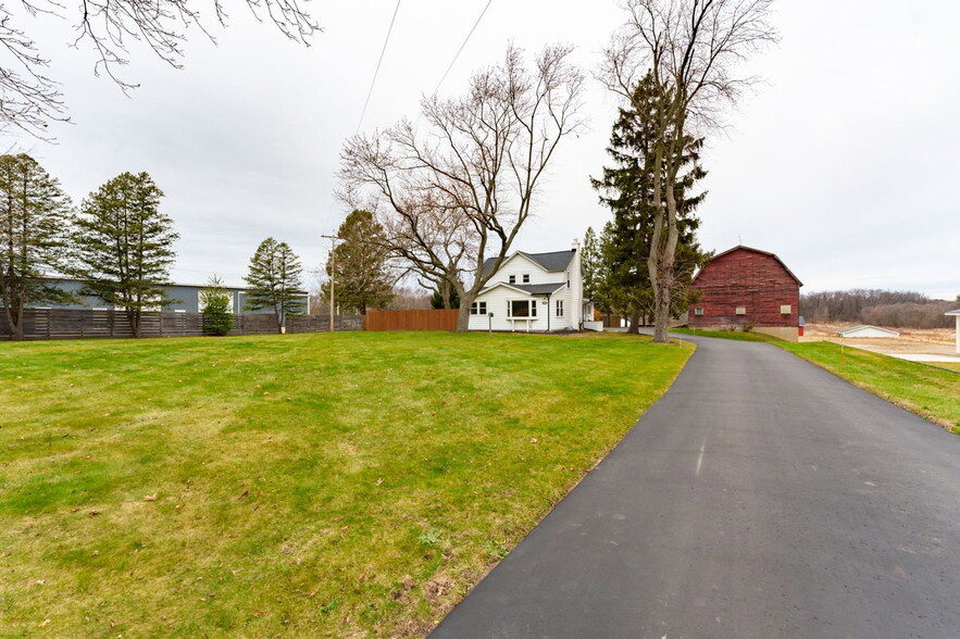 Building Photo - 1006 Schuring Rd