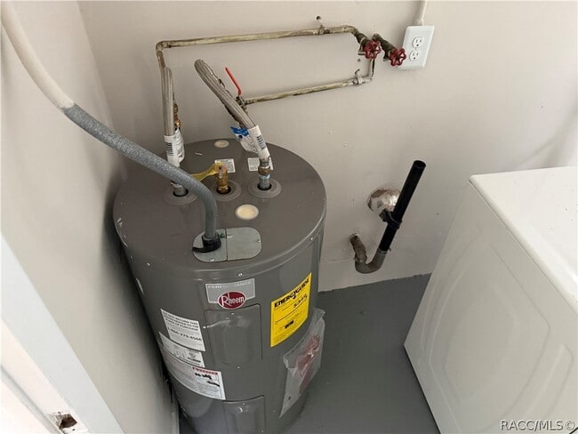 Building Photo - 7 N Jackson St