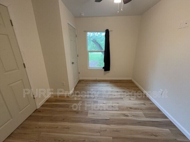 Building Photo - 11330 NE 66th Ln