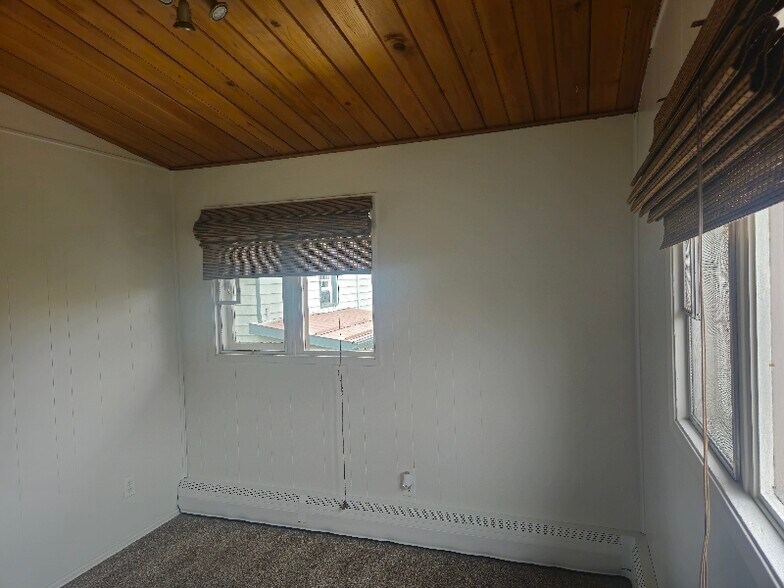 Building Photo - 219 4th Ave