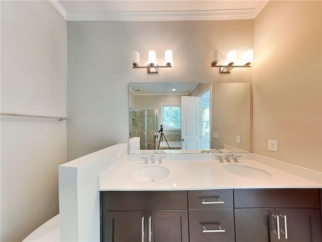 Building Photo - 895 Proctor Ranch Dr