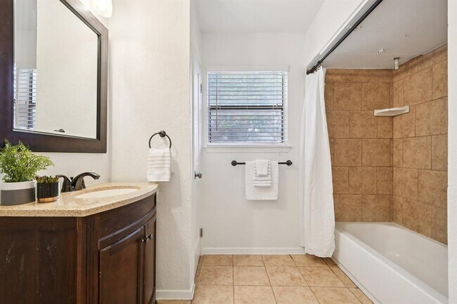 Building Photo - 4405 Avenue A