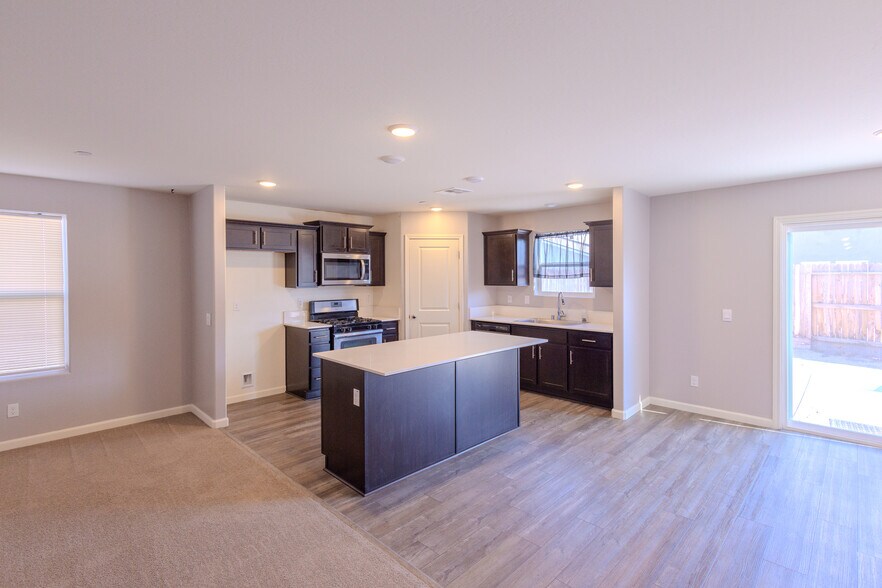 Building Photo - 5803 Vespucci Ave