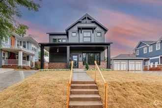 Building Photo - 611 NW 25th St