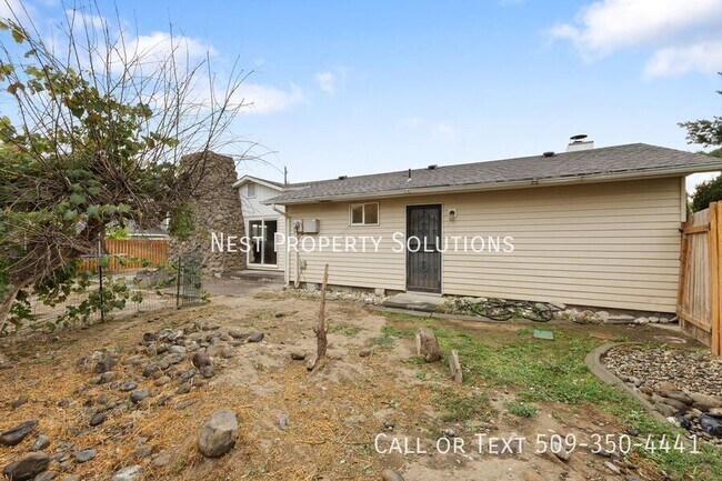 Building Photo - 603 N Crestview Dr