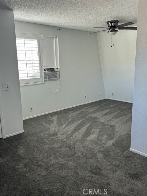 Building Photo - 10495 Bluff St