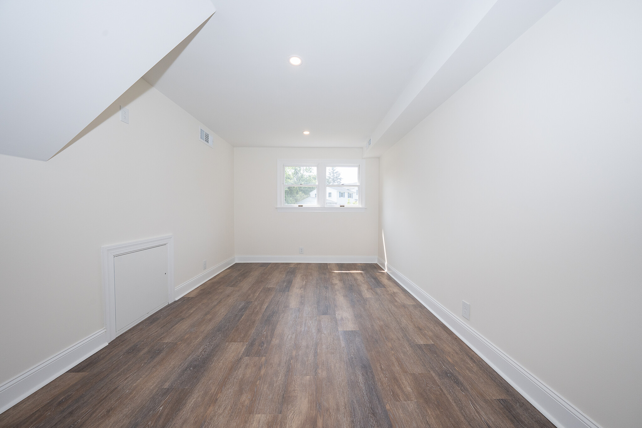 Building Photo - 503 Poplar Rd